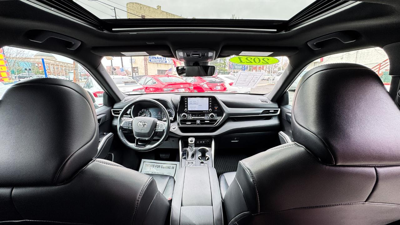 Toyota Highlander XSE AWD (Natl) 2021