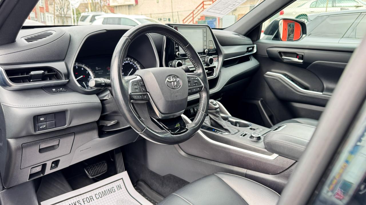 Toyota Highlander XSE AWD (Natl) 2021