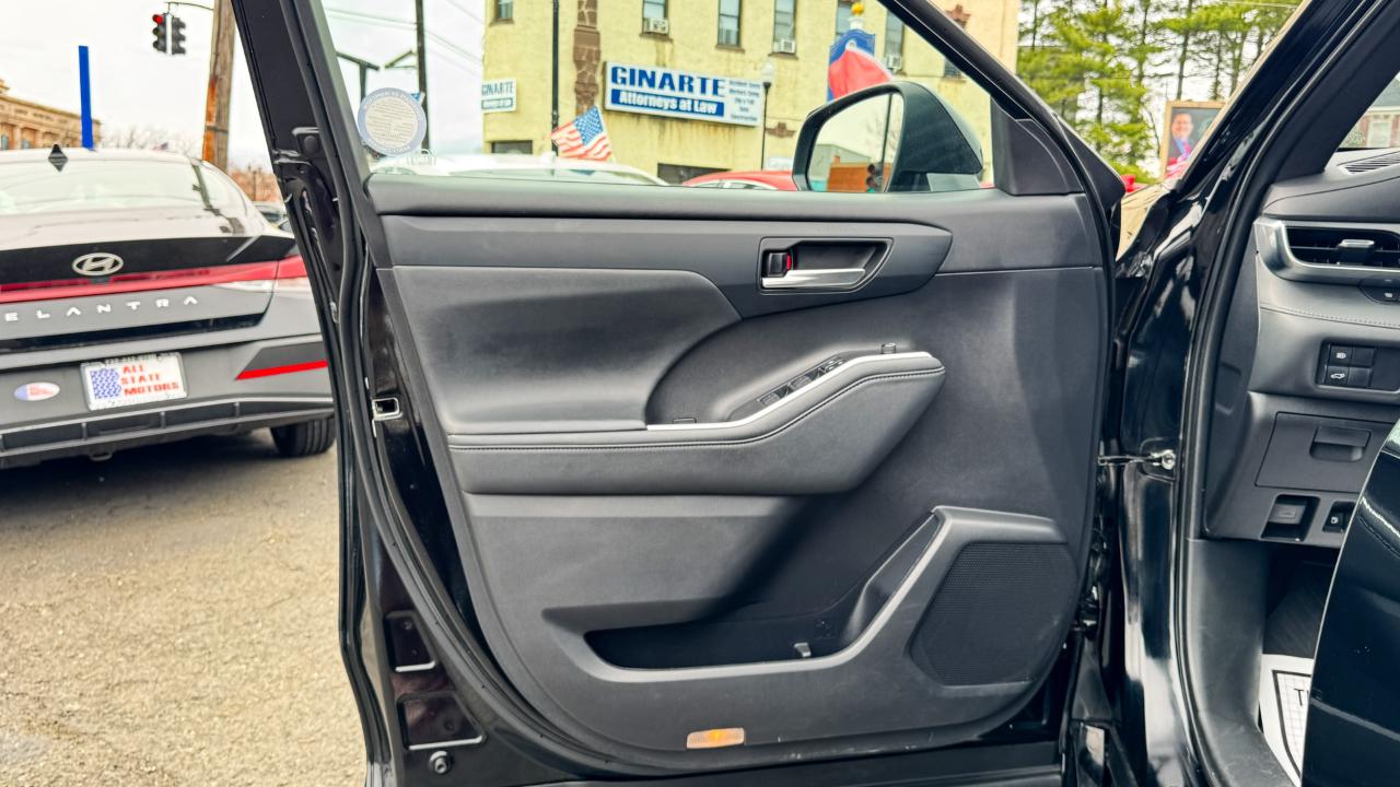 Toyota Highlander XSE AWD (Natl) 2021