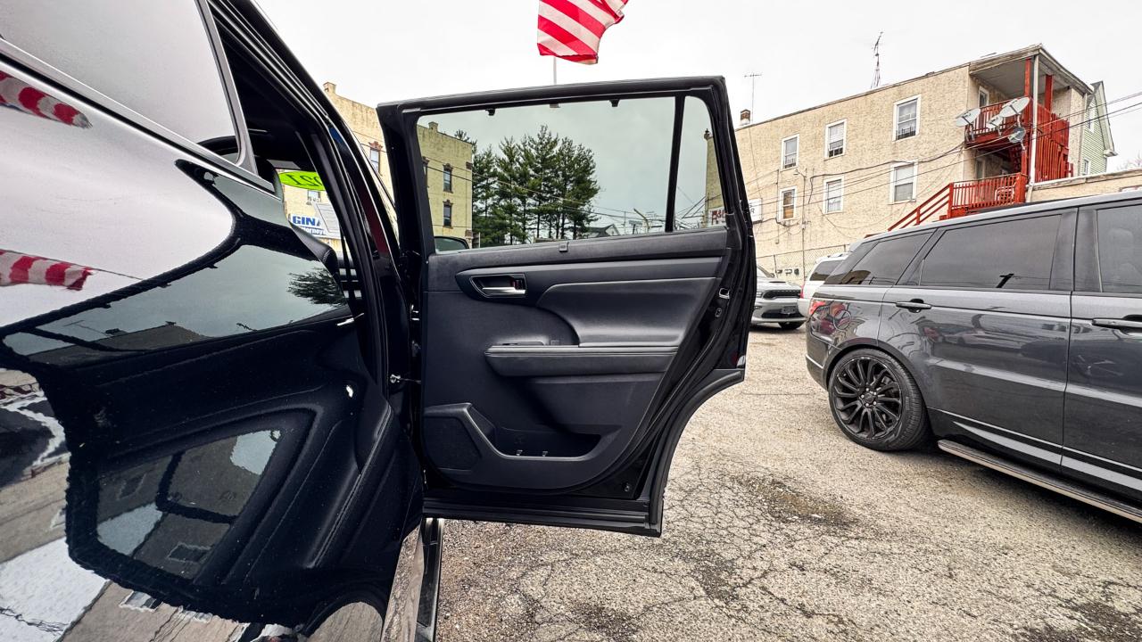 Toyota Highlander XSE AWD (Natl) 2021