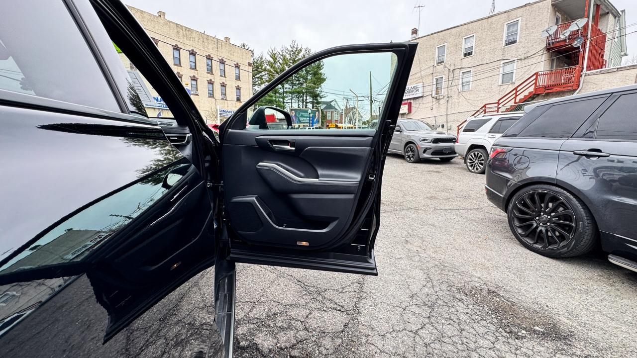 Toyota Highlander XSE AWD (Natl) 2021