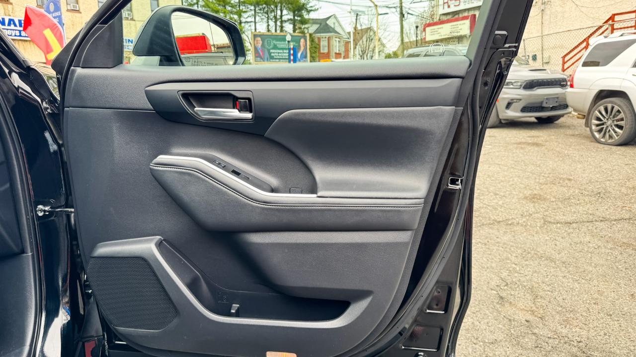 Toyota Highlander XSE AWD (Natl) 2021