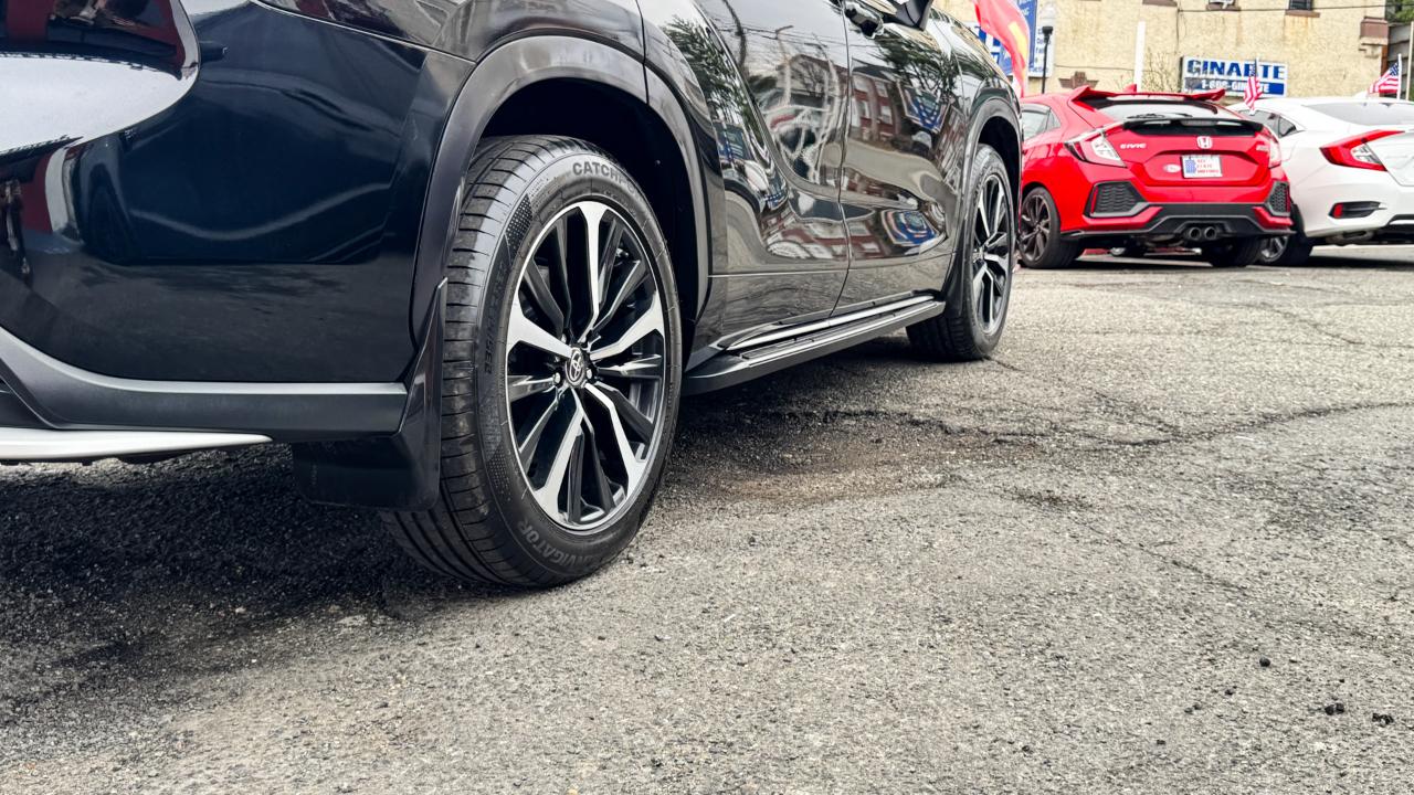 Toyota Highlander XSE AWD (Natl) 2021