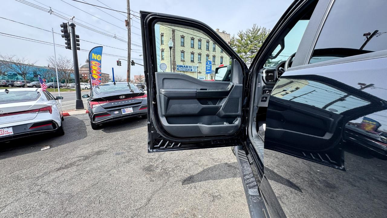 Ford F-150 4WD SuperCrew 150" XL 2021