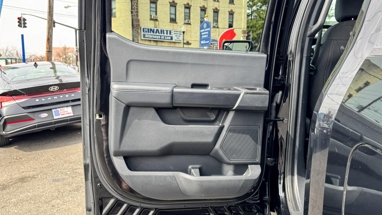 Ford F-150 4WD SuperCrew 150" XL 2021