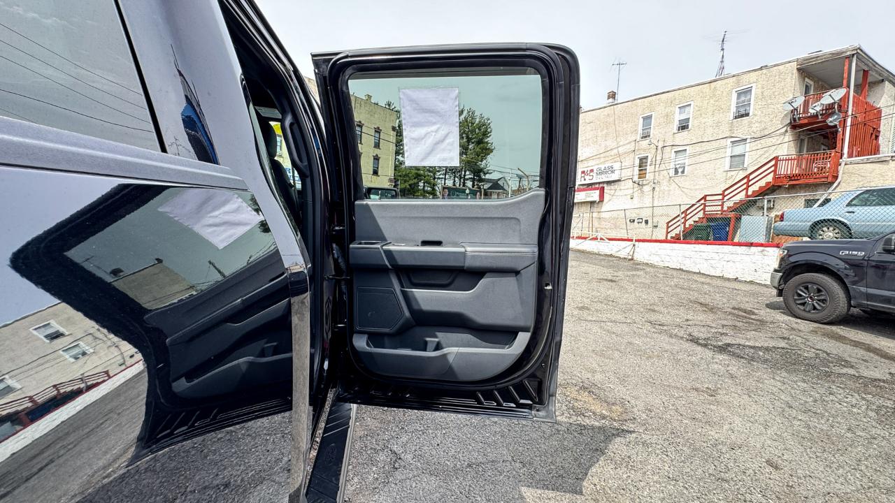 Ford F-150 4WD SuperCrew 150" XL 2021