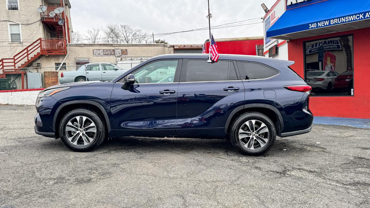 Toyota Highlander XLE FWD (Natl) 2021