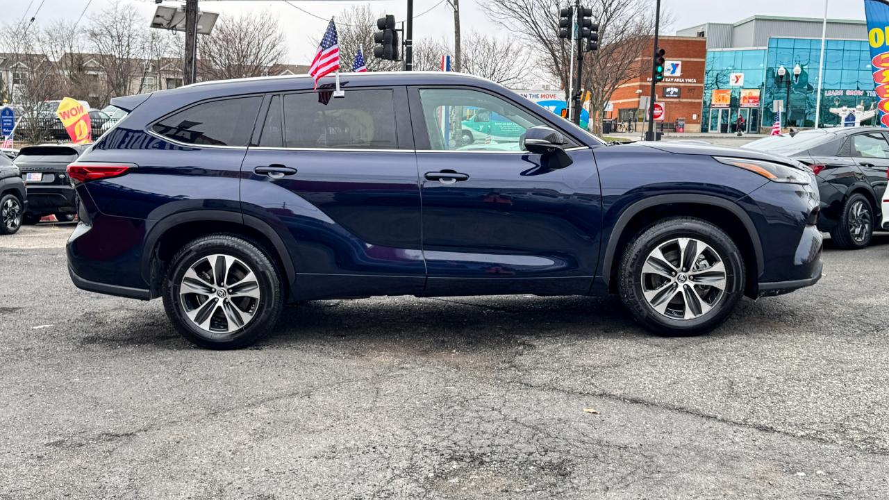 Toyota Highlander XLE FWD (Natl) 2021