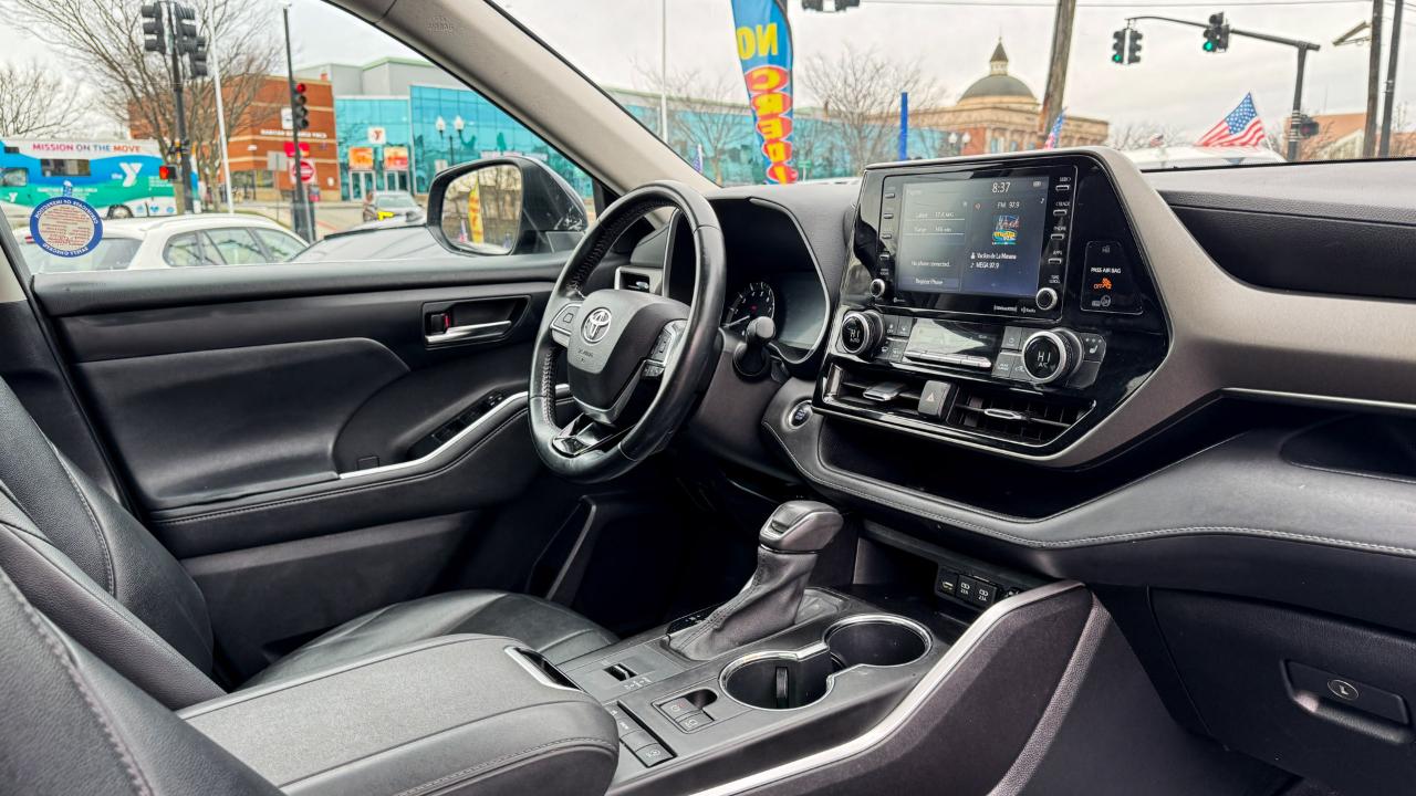 Toyota Highlander XLE FWD (Natl) 2021