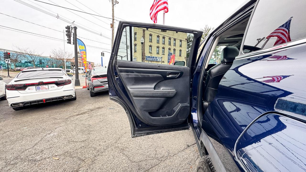 Toyota Highlander XLE FWD (Natl) 2021