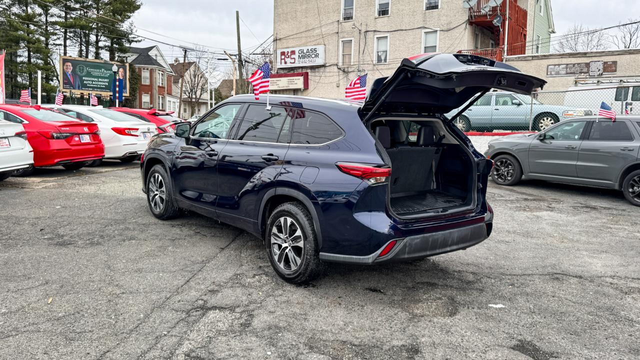 Toyota Highlander XLE FWD (Natl) 2021