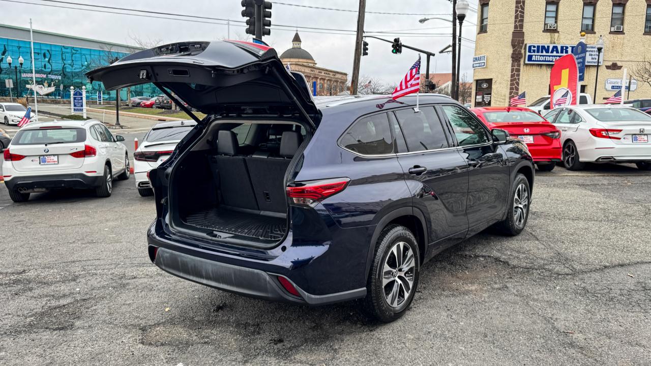 Toyota Highlander XLE FWD (Natl) 2021