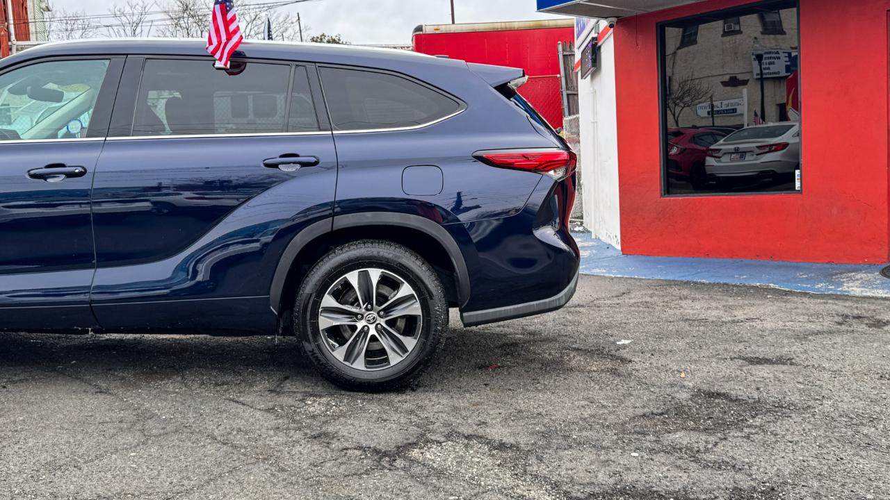Toyota Highlander XLE FWD (Natl) 2021