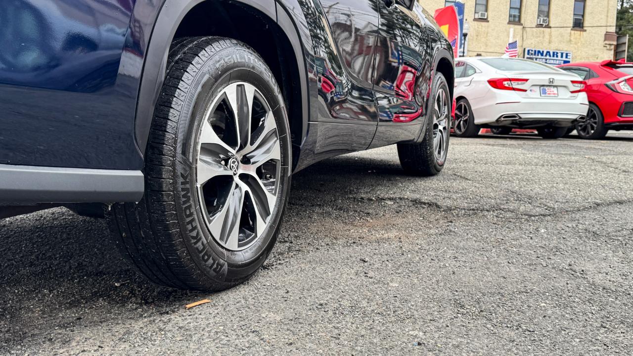 Toyota Highlander XLE FWD (Natl) 2021