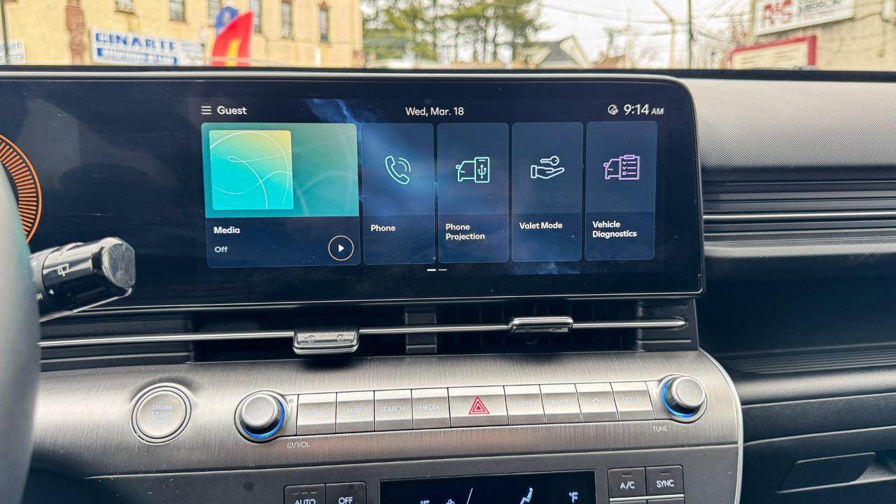 Hyundai Kona SEL FWD 2024