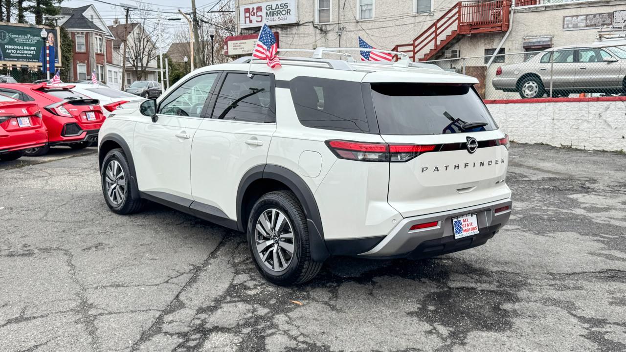 Nissan Pathfinder SL 4WD 2023