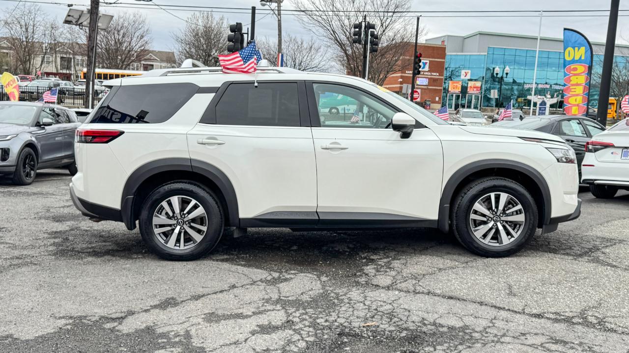 Nissan Pathfinder SL 4WD 2023