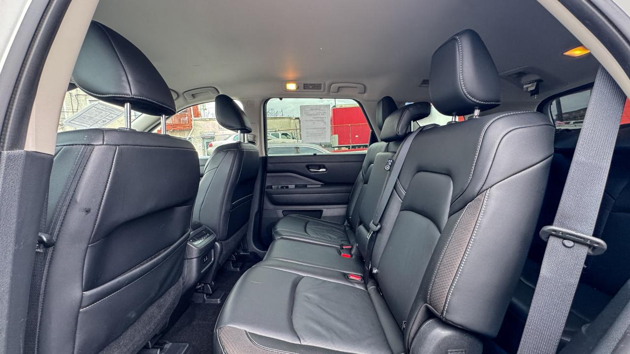 Nissan Pathfinder SL 4WD 2023