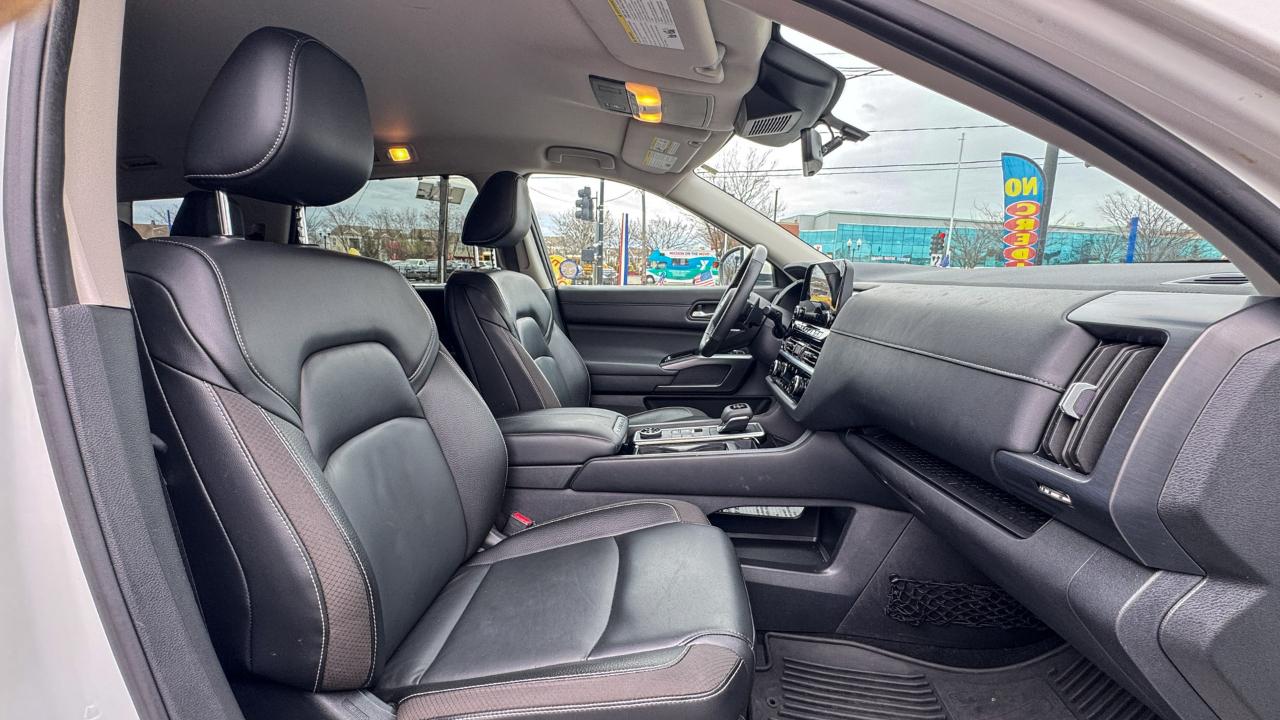 Nissan Pathfinder SL 4WD 2023