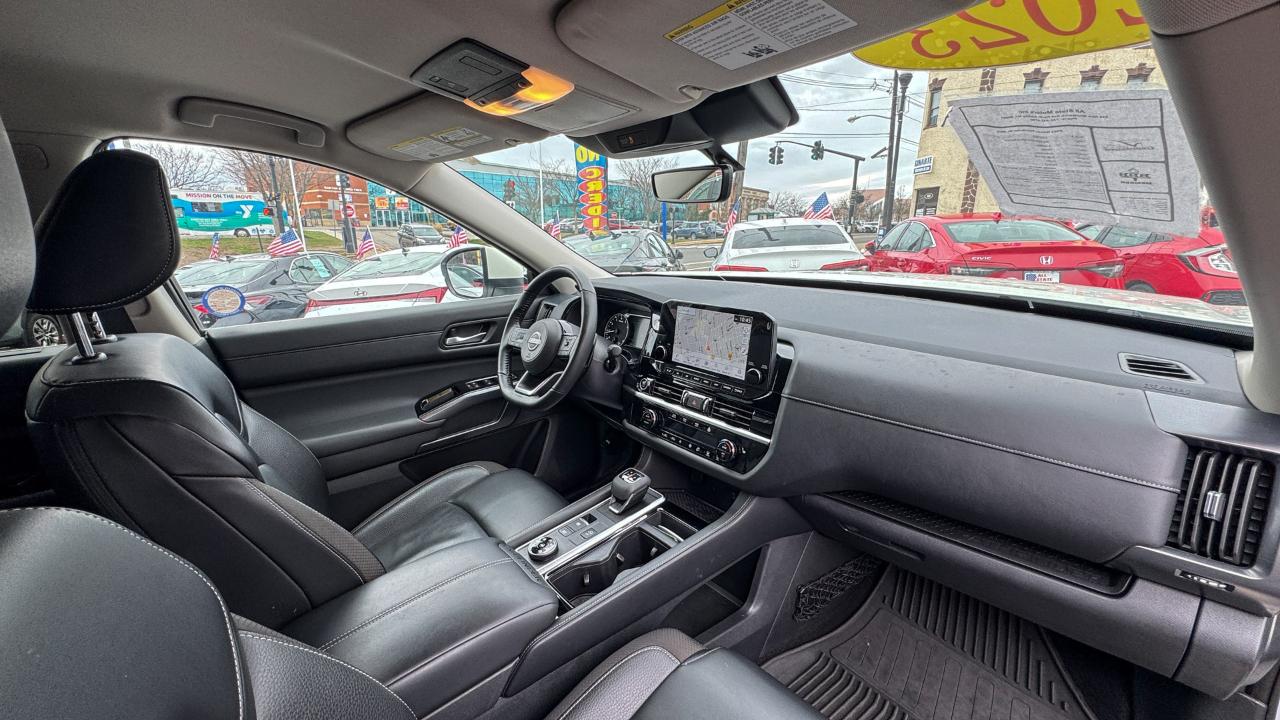 Nissan Pathfinder SL 4WD 2023