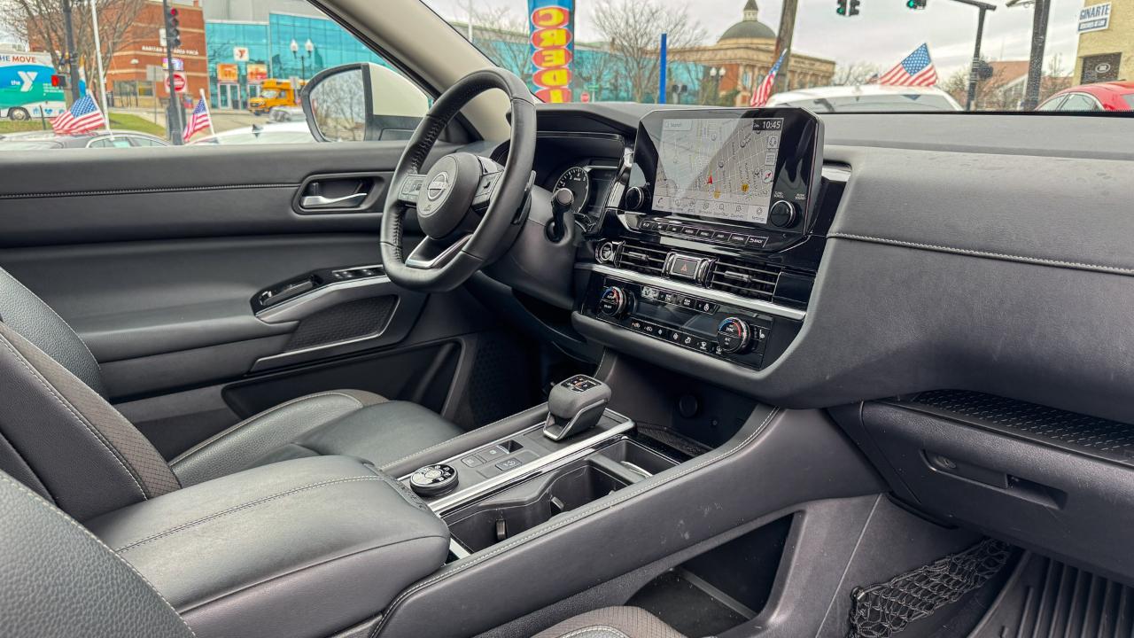 Nissan Pathfinder SL 4WD 2023