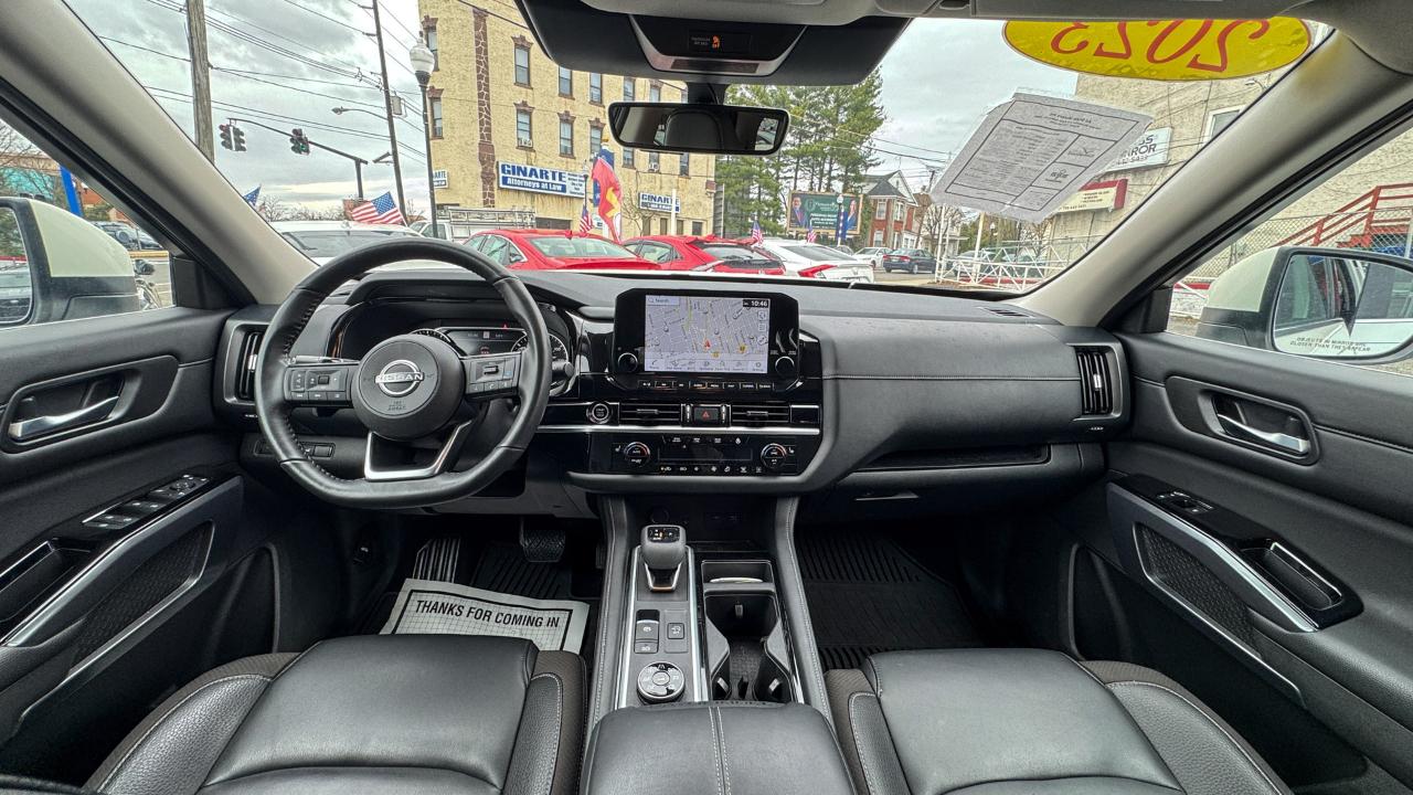 Nissan Pathfinder SL 4WD 2023