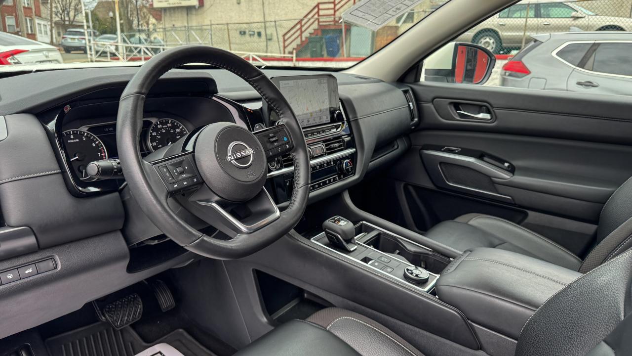 Nissan Pathfinder SL 4WD 2023