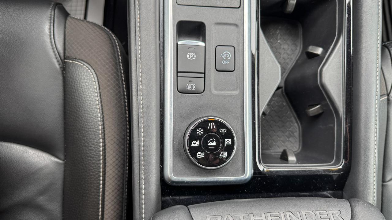 Nissan Pathfinder SL 4WD 2023