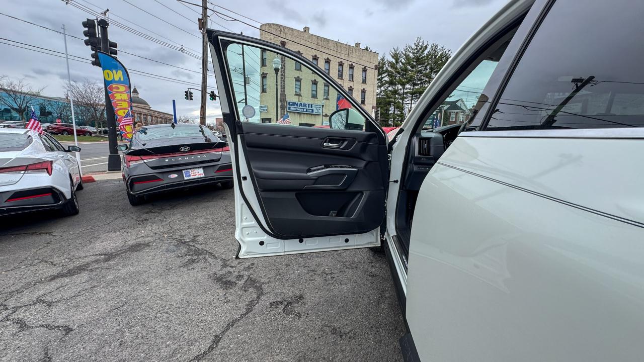 Nissan Pathfinder SL 4WD 2023