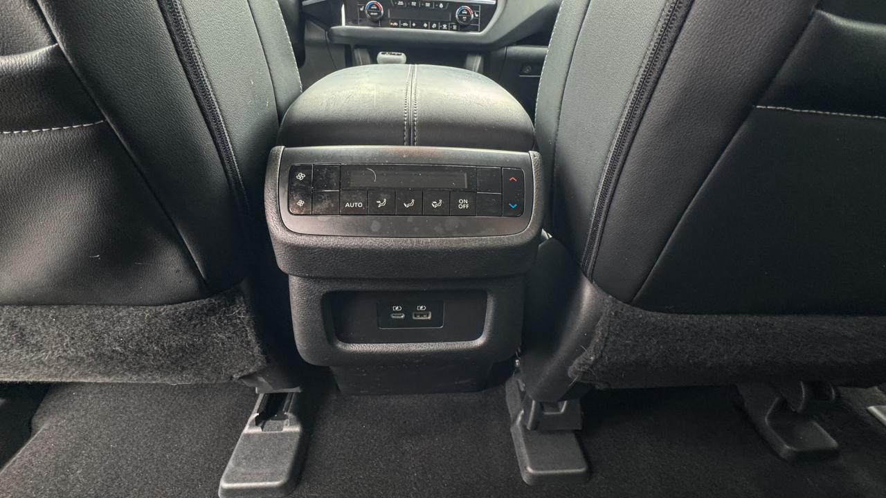 Nissan Pathfinder SL 4WD 2023