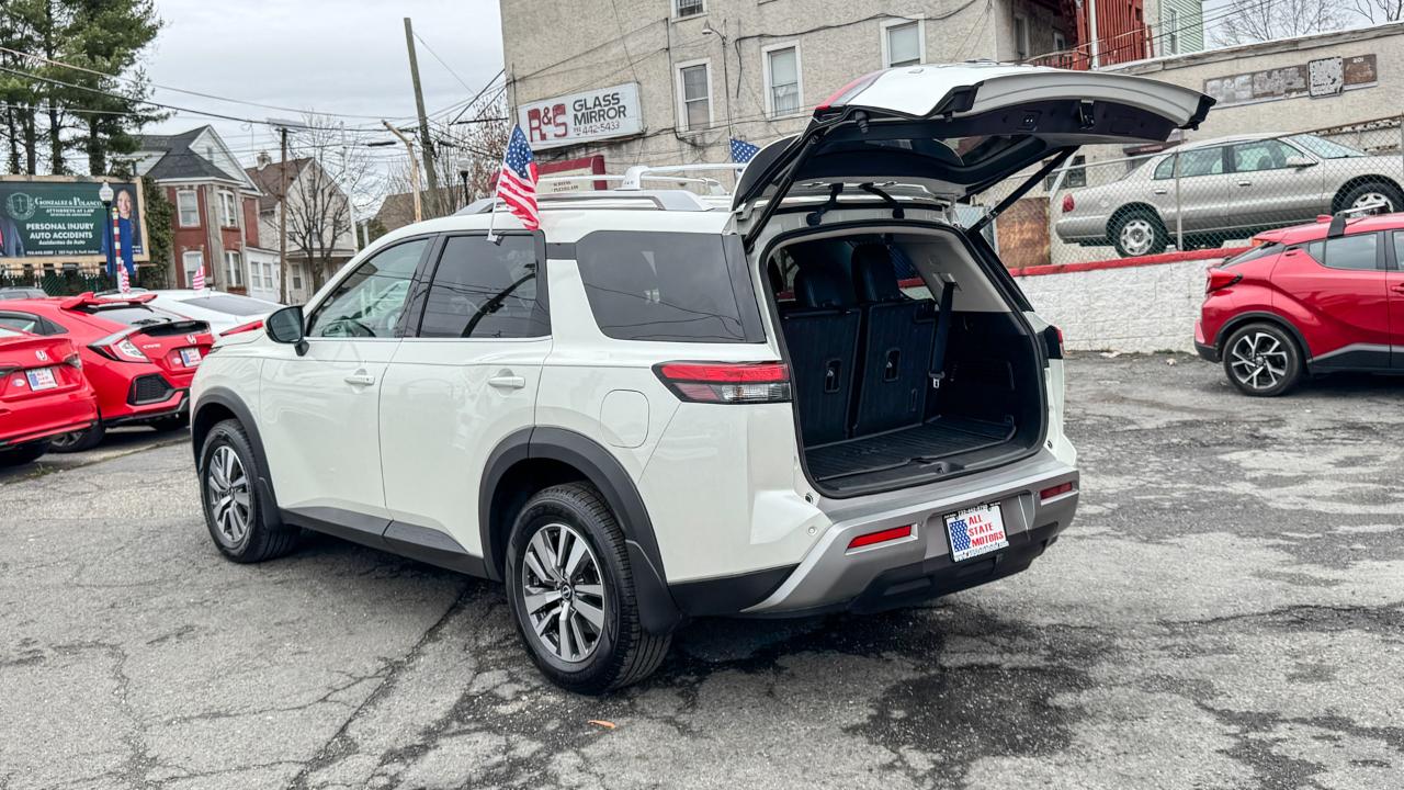 Nissan Pathfinder SL 4WD 2023