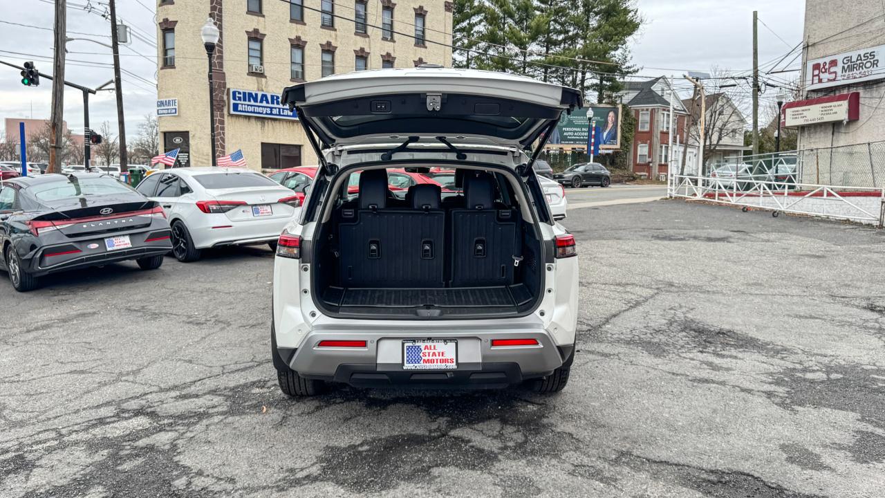 Nissan Pathfinder SL 4WD 2023