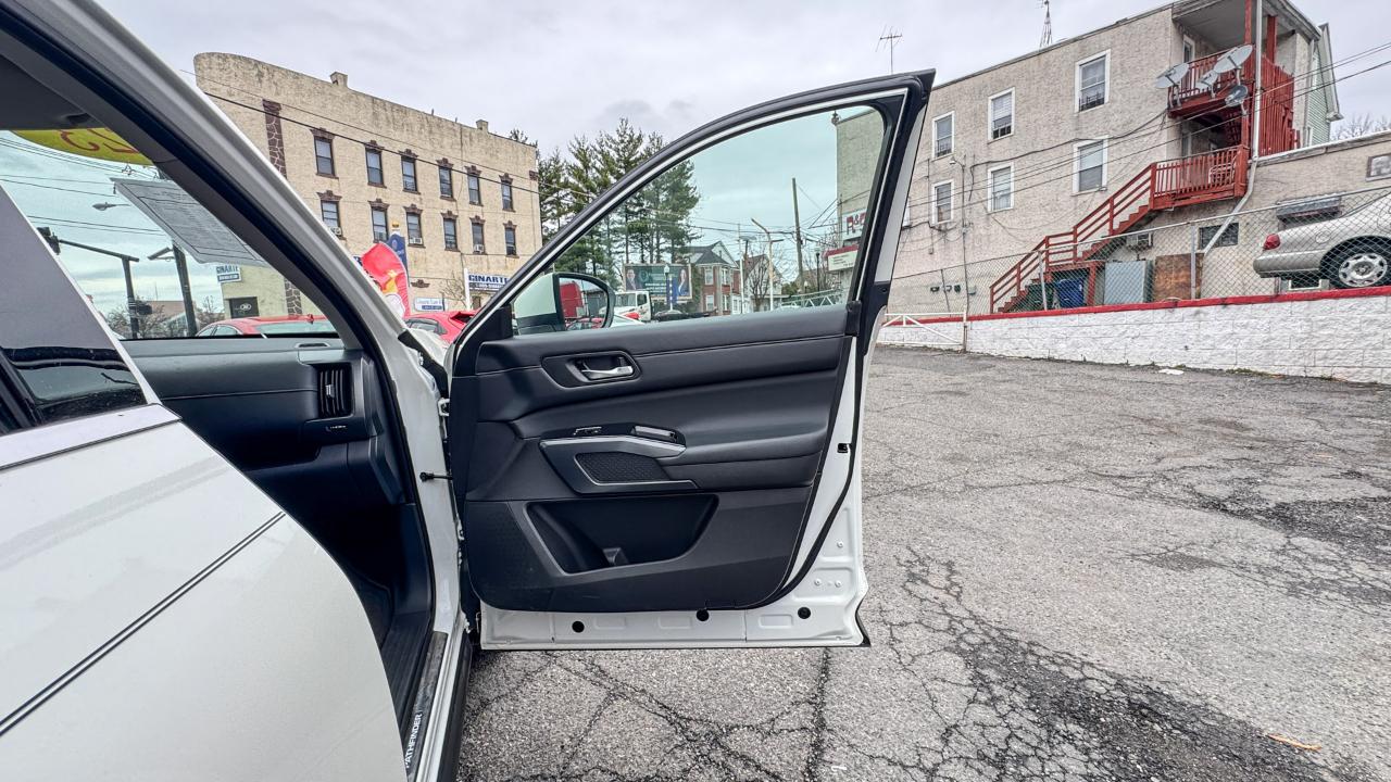 Nissan Pathfinder SL 4WD 2023