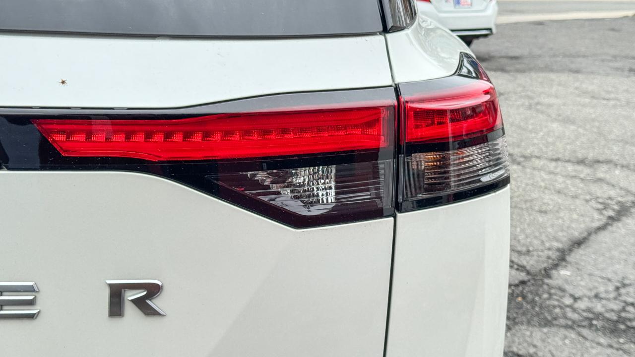 Nissan Pathfinder SL 4WD 2023