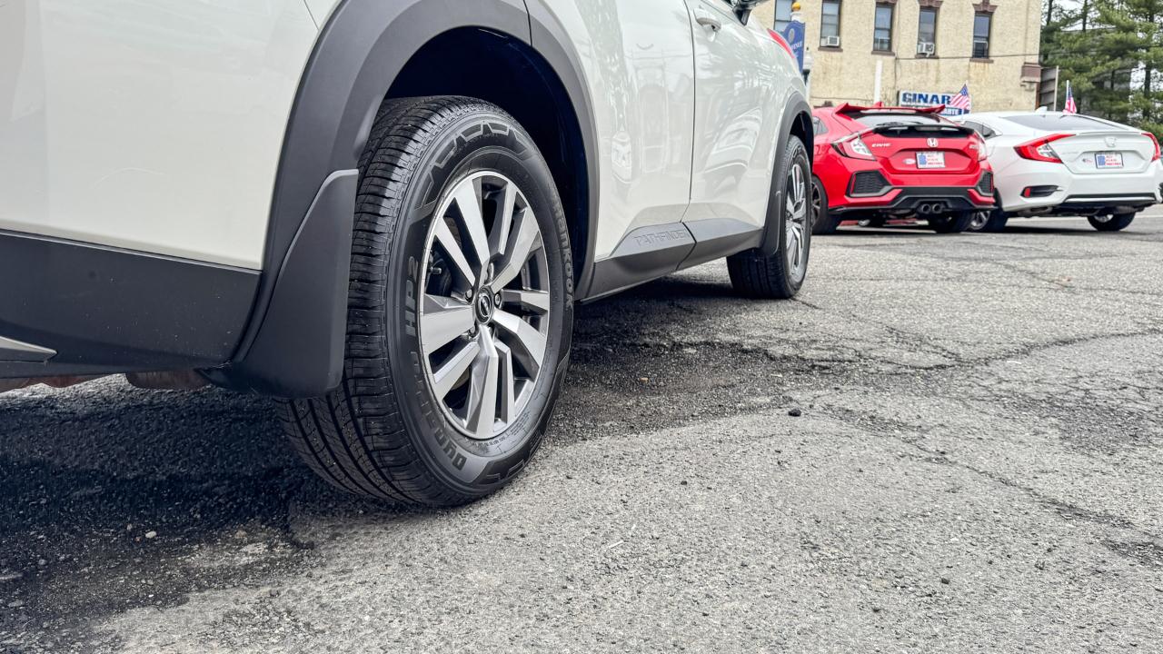 Nissan Pathfinder SL 4WD 2023