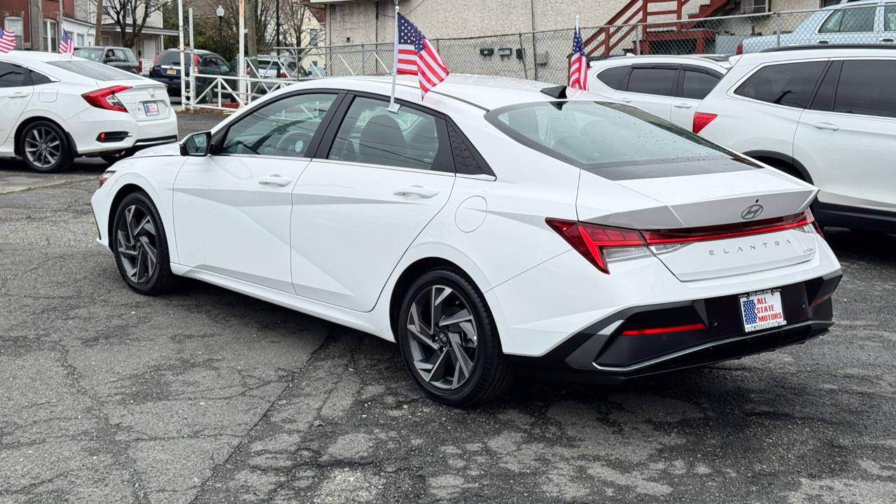 Hyundai Elantra Limited IVT 2024