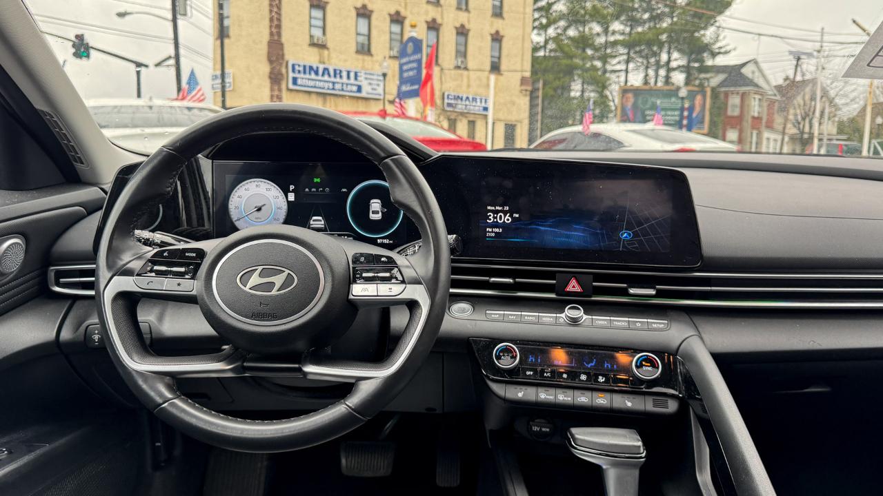 Hyundai Elantra Limited IVT 2024