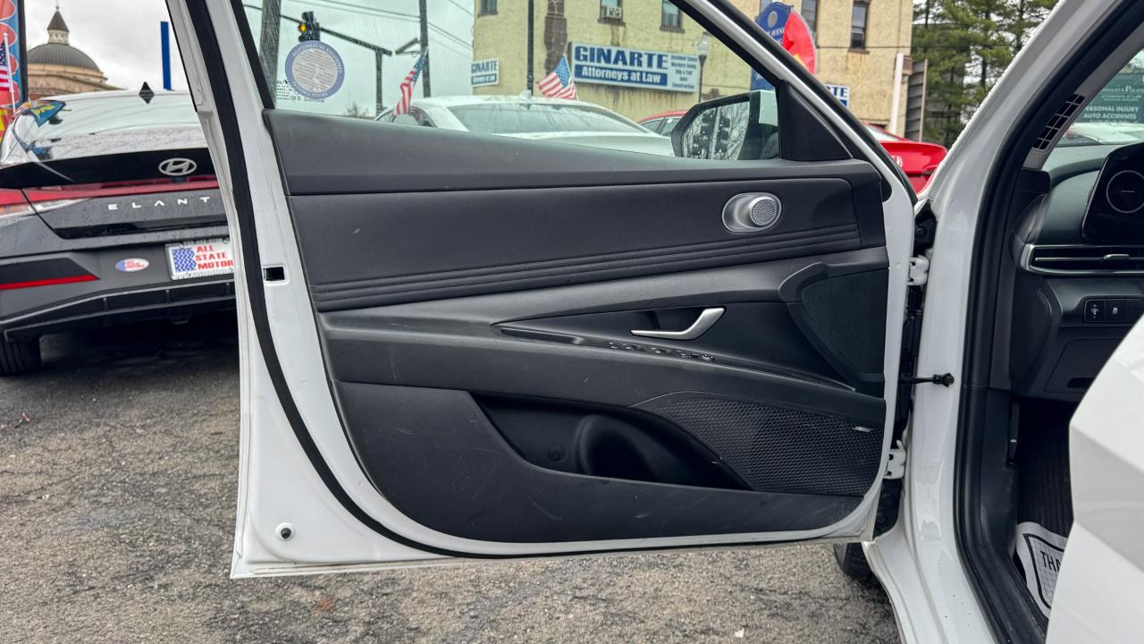 Hyundai Elantra Limited IVT 2024