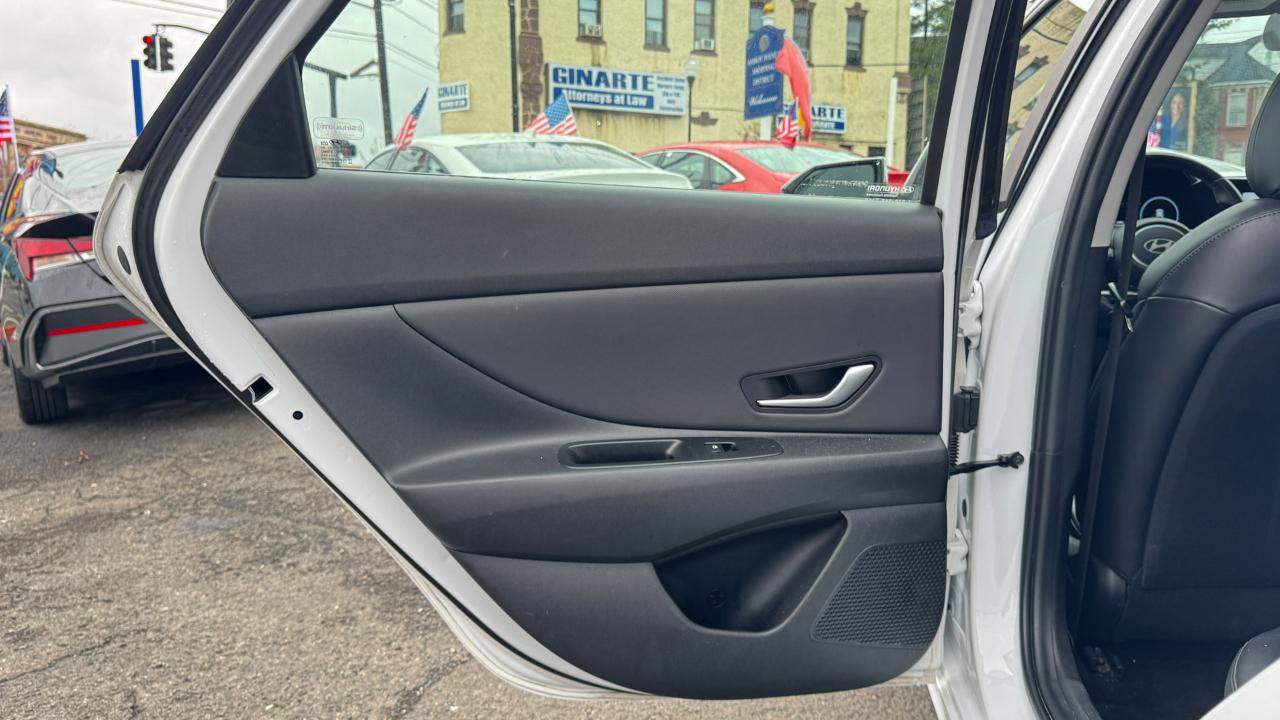 Hyundai Elantra Limited IVT 2024