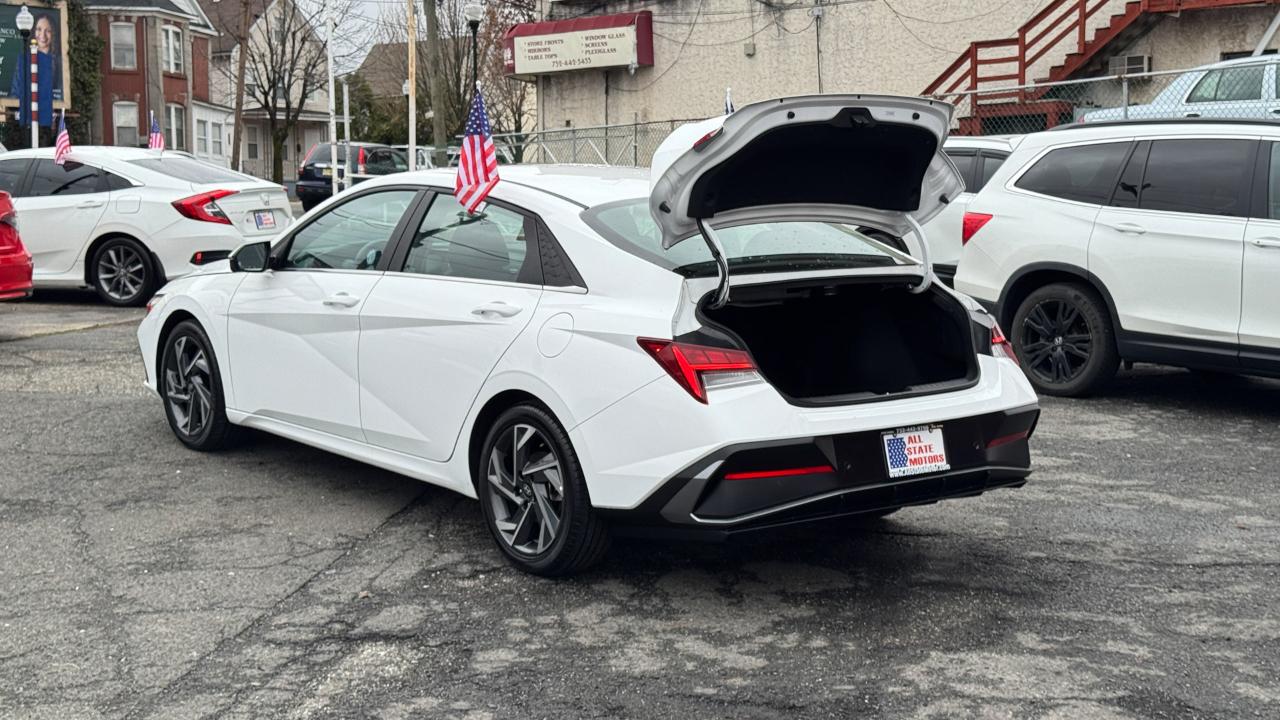 Hyundai Elantra Limited IVT 2024