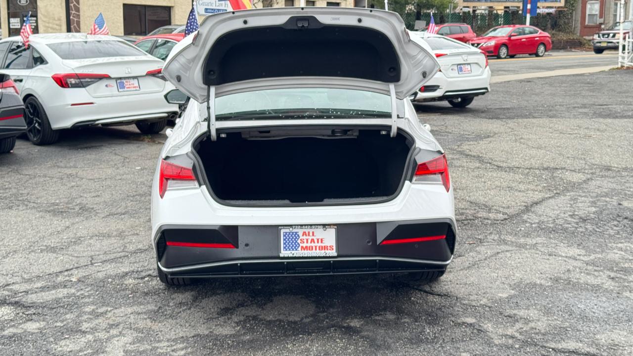 Hyundai Elantra Limited IVT 2024