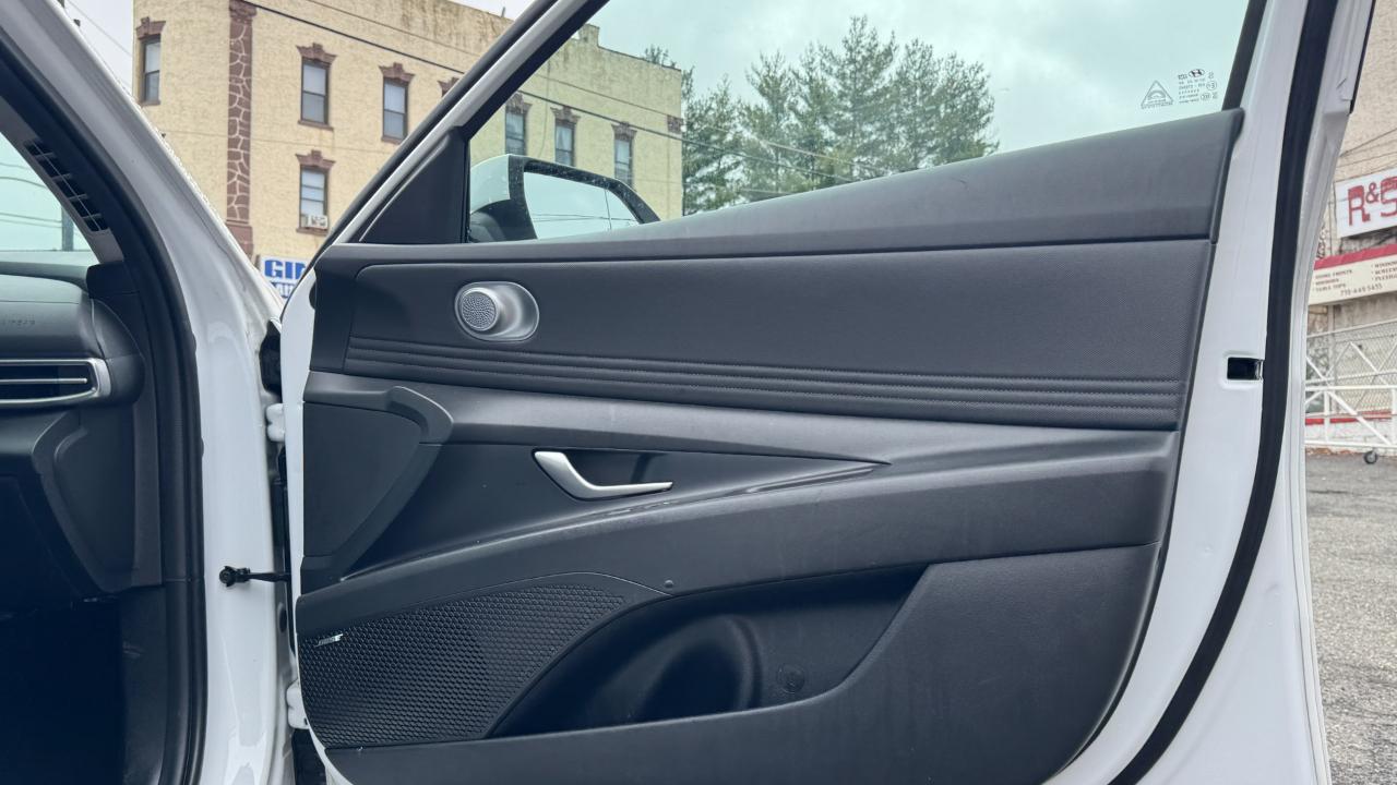 Hyundai Elantra Limited IVT 2024