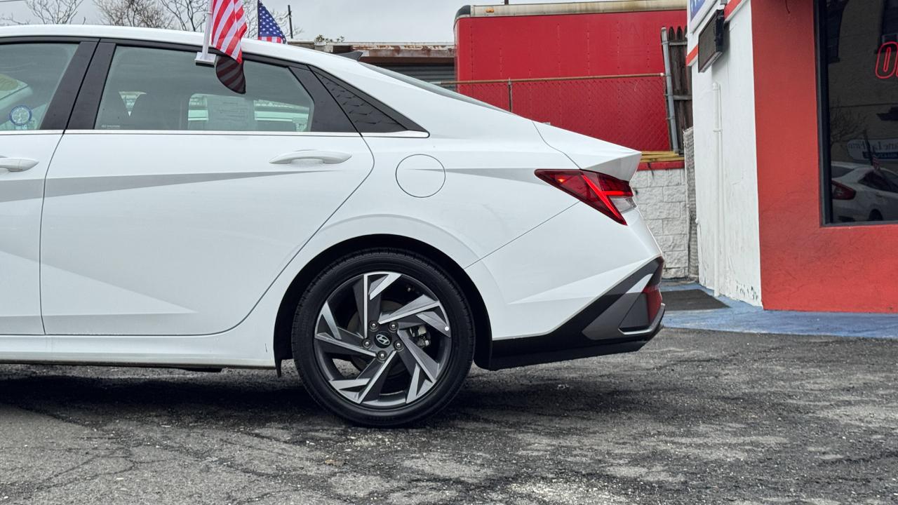 Hyundai Elantra Limited IVT 2024