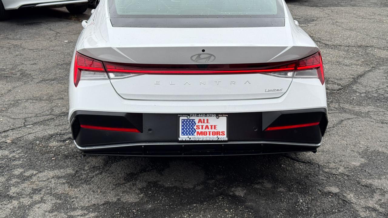 Hyundai Elantra Limited IVT 2024