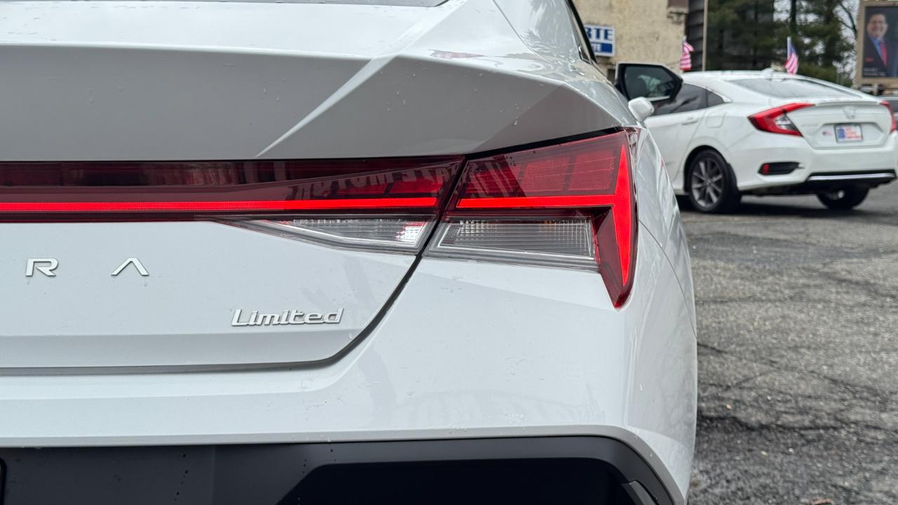 Hyundai Elantra Limited IVT 2024