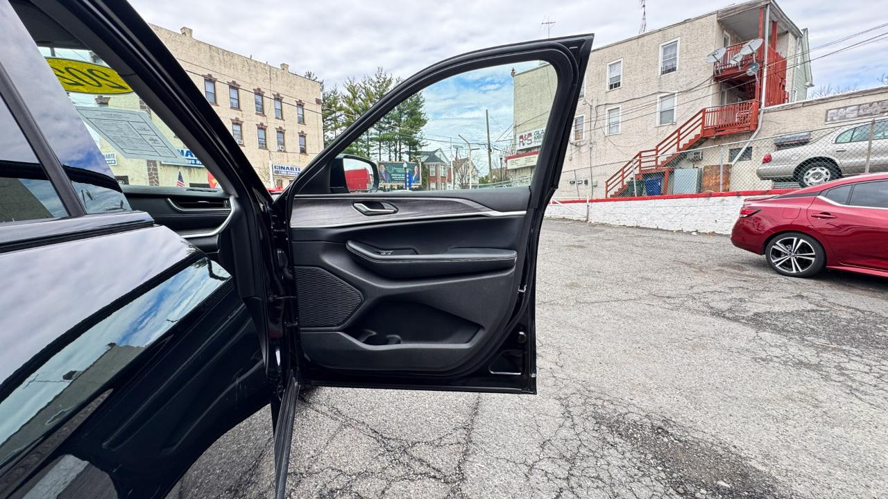 Jeep Grand Cherokee Limited 4x4 2023