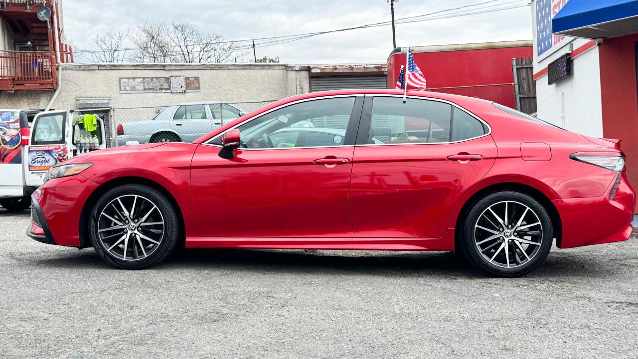 Toyota Camry SE Auto (Natl) 2023