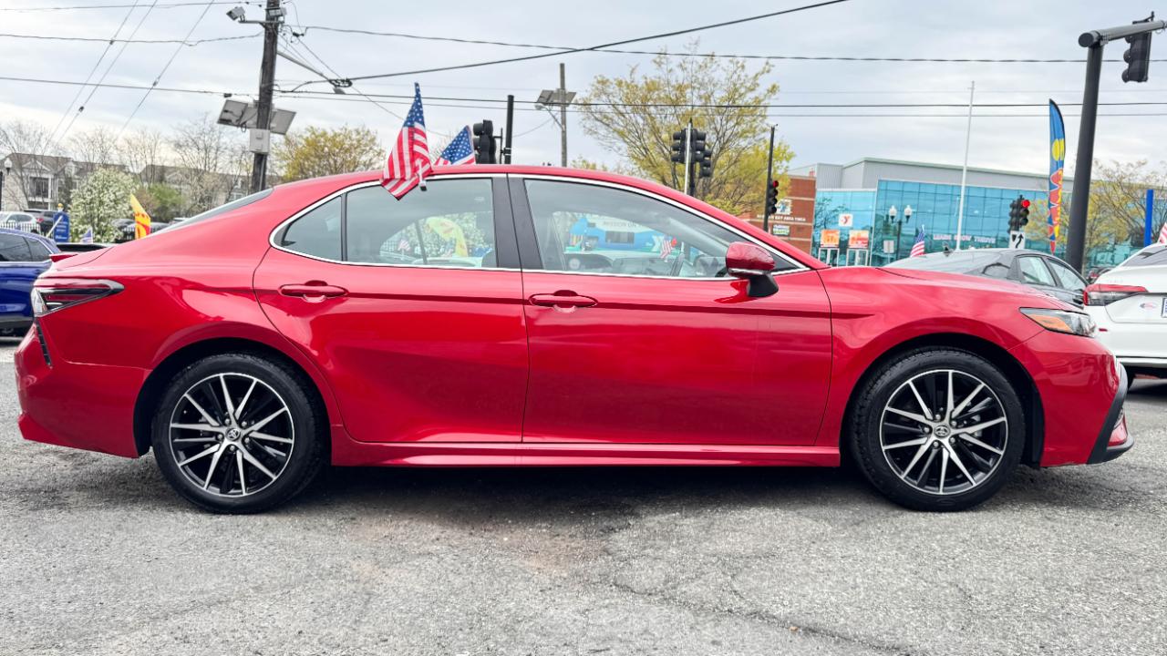 Toyota Camry SE Auto (Natl) 2023