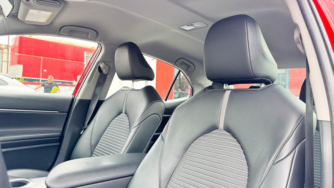 Toyota Camry SE Auto (Natl) 2023