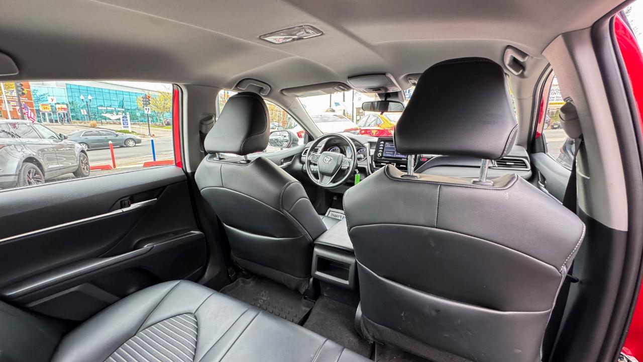 Toyota Camry SE Auto (Natl) 2023